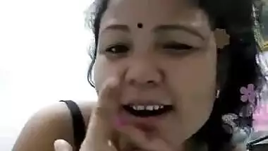 desi girl exposing boobs and teasing with background song