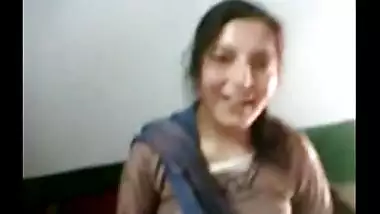 Pakistani sex video of mature Muslim bhabhi gone viral!