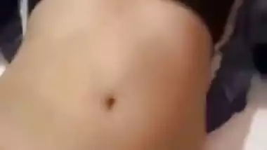 Pervert fingers his new GF in the Hindi sexy bf