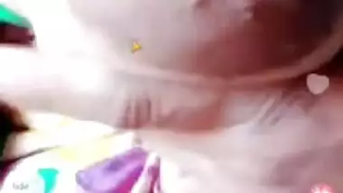 Today Exclusive- Desi Village Girl Showing Boobs On Video Call