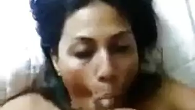 Desi call girl eating schlong of her client in hotel room