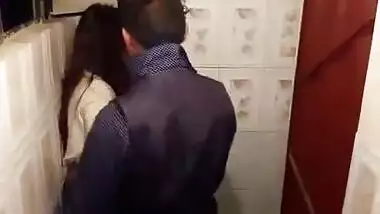 Desi drunk couple fuck in toilet after party must watch