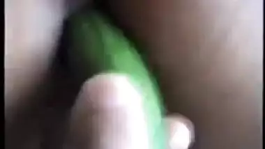 Indian Mature Wife Play With vegetable Fuck By Hubby