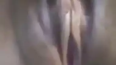 Desi Dehati wife showing off her amazing fat pussy on selfie cam