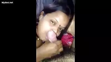 cock hungry desi bhabhi giving blowjo