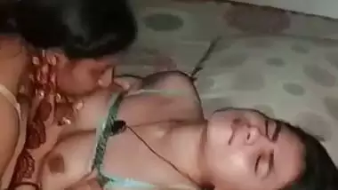 Hot lesbian Pakistani porn video of two lesbian lovers