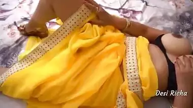 Indian Richa Bhabhi Play With Vagina and Huge...