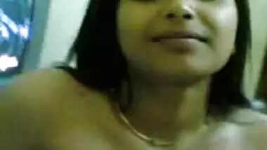 Indian Housewife show her Boobs to her Partner 