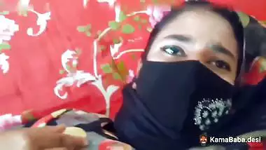 Husband catches wife watching porn in Pakistani sex