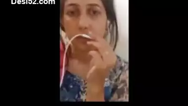 Pakis Girl Showing Her Boobs on Video Call