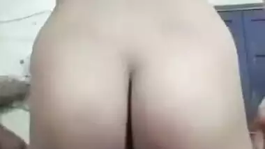 Amateur video of Desi MILF who performs XXX striptease on camera