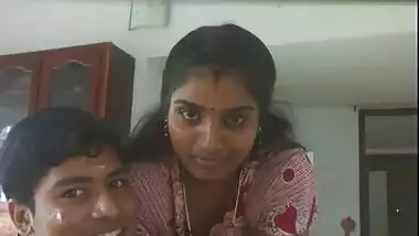 Desi Hot Bhabi Lifting Nighty and Showing Pussy and Kiss by Lover