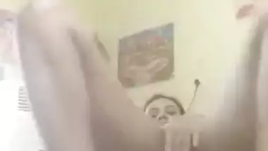 Desi wife hot selfie video with slit fingering action