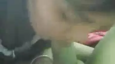 desi aunty sucking young dick