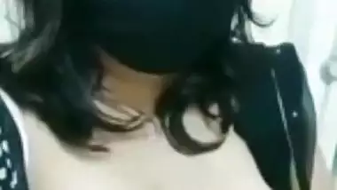 Desi big boobs aunty pressing her melons
