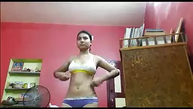 Nude Bengali beauty took her selfie video after having bath