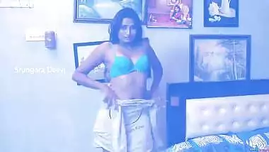 South Indian famous bitch Swathi NAidu bikini show tease
