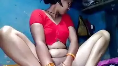 Indian Sexy Village Bhabi Masturbating