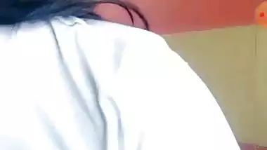 Indian gf nude boobs and shaved pussy viral show