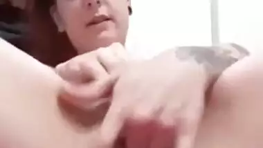 Fingering my pussy and squirting like crazy