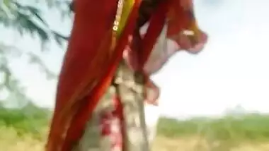 Rajasthani Randi drinking whisky showing pussy