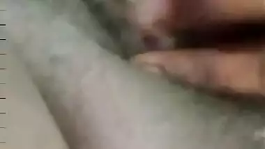 Desi Aunty Showing Boobs n Pussy on VC