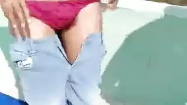 Desi lovers caught fucking in the outdoor MMS video