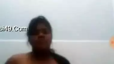 Today Exclusive- Big Desi Girl Showing Nude Body On Video Call