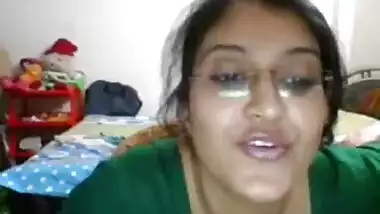 Sexy bangalore bhabhi showing big boobs on skype