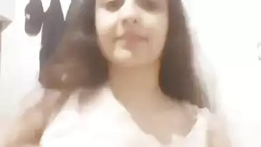 Pakistani cute girl topless milky white boobs show