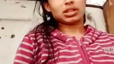 Desi girl shows her amazing pussy on video call