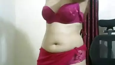 Horny Bhabhi Showing her milky white boobs and ass