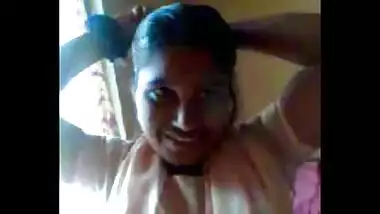 desi cute girl showing boobs to her bf
