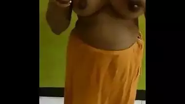 Sexy breasts of desi babes and aunty