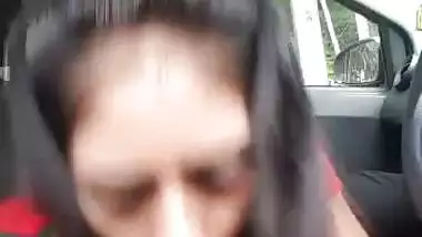 Desi girl sucking lover cock in car