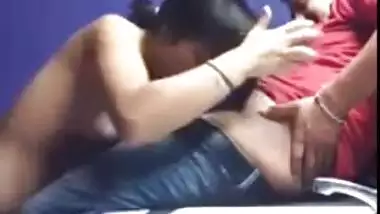 desi sexy girl gives an amazing blowjob to her boyfriend