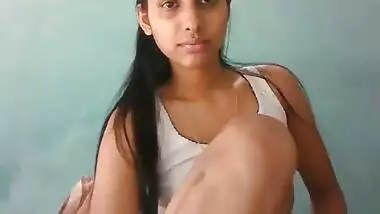 Hot Indian Bhabhi Showing Pussy