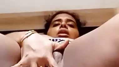 Today Exclusive -sexy Mallu Bhabhi Shows Her Boobs And Pussy Part 1