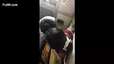 Indian Couple In Train MMS