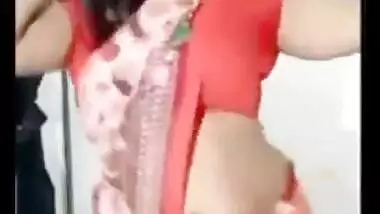 Suhani Bhabi Saree navel cleavage wala Dance, Rare Video !!!