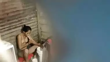 Village bhabhi bathing full nude hidden cam