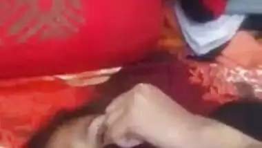 Desi Baba purifying Desi pussy MMS video