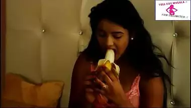Bollywood college girl eats banana & exposes cleavage in bra