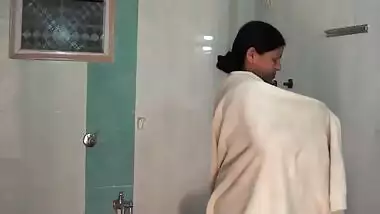 Aunty dress change in room and bathroom