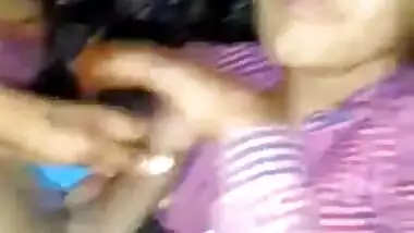 Desi slut in sari gives a XXX blowjob to her Dehati boyfriend on camera