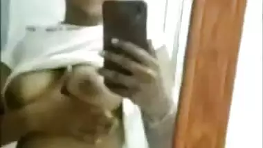 Tamil girl boobs show in WhatsApp video call