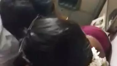 Tamil Couple enjoy in Train