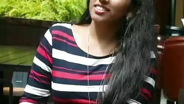 Tamil Tiktok reshma tempting big boobs cleavage