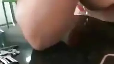 Desi girl showing boobs secretly in a mall