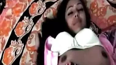 Sexy Tamil bhabhi flaunting her cunt
